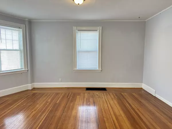 10 Newport Ter #1, Quincy, MA 02170