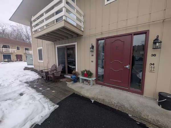 Westfield, MA 01085,82 S Maple #33