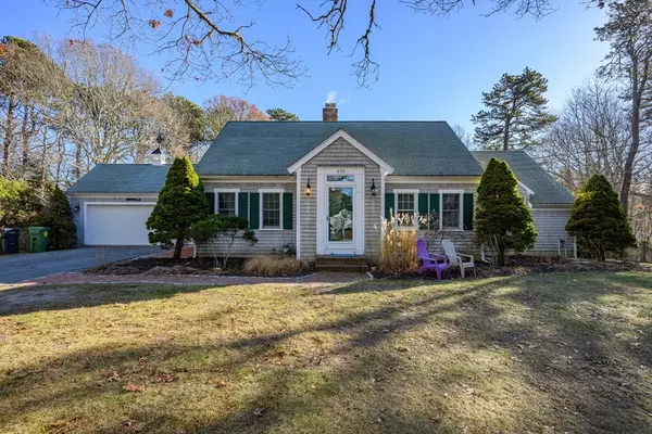 578 Huckins Neck Rd, Barnstable, MA 02632