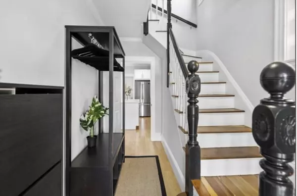 Medford, MA 02155,14 Everett St #2