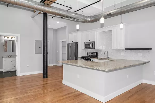 Lowell, MA 01854,491 Dutton St #320