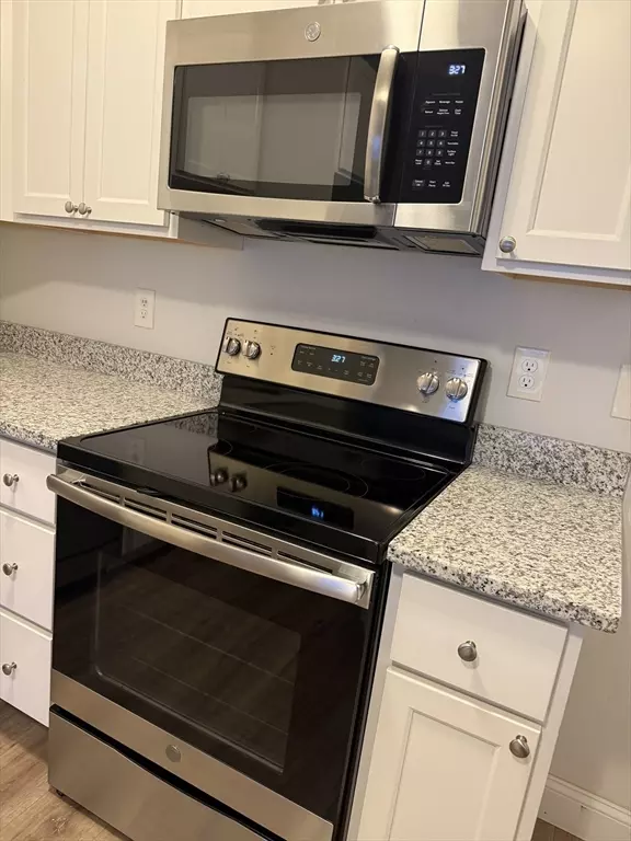 Wakefield, MA 01880,27 Water Street #401