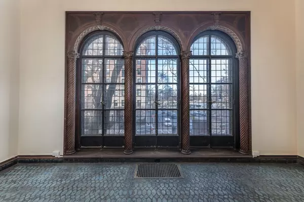 Boston, MA 02116,107 Beacon #3