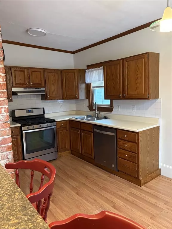 Amesbury, MA 01913,258 Elm Street #Rear