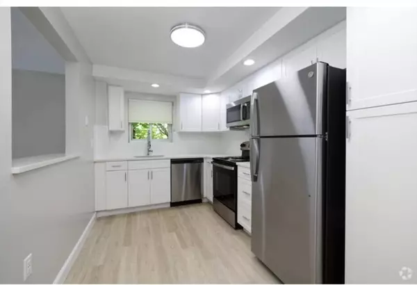 Stoneham, MA 02180,1 Stonehill #3C