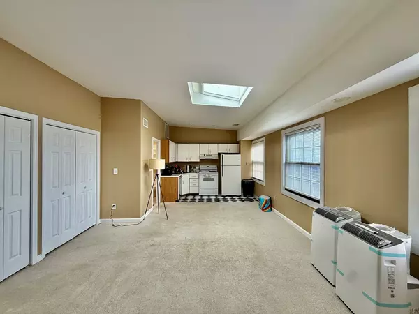 Quincy, MA 02170,21 Linden St. ##409