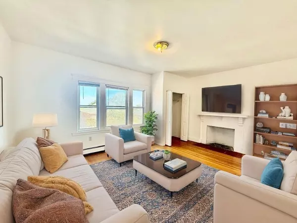 Newton, MA 02467,62 Algonquin Rd. ##2