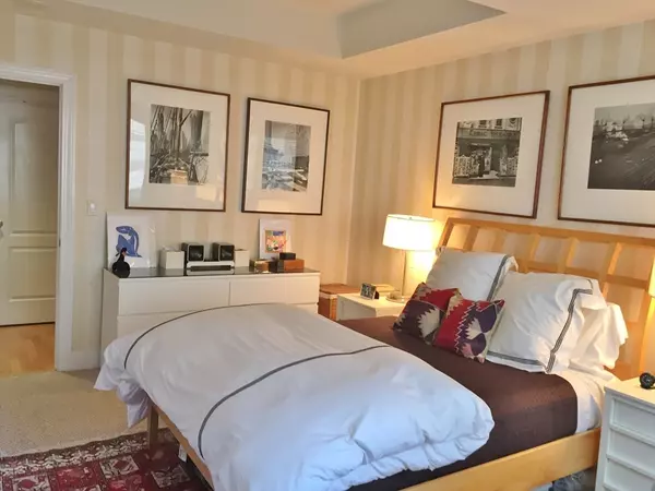 Boston, MA 02116,1 Huntington #405