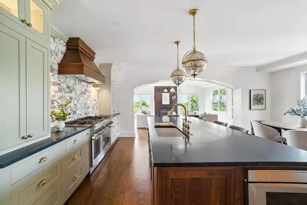 Brookline, MA 02446,197 Winchester St #197