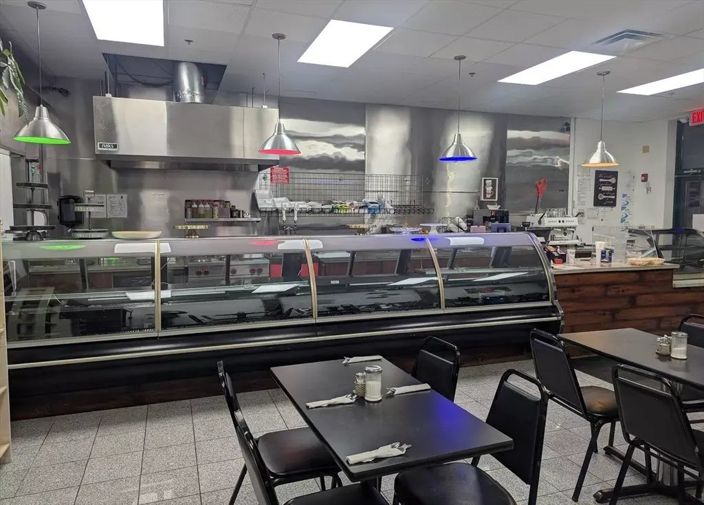 Attleboro, MA 02703,679 Washington St