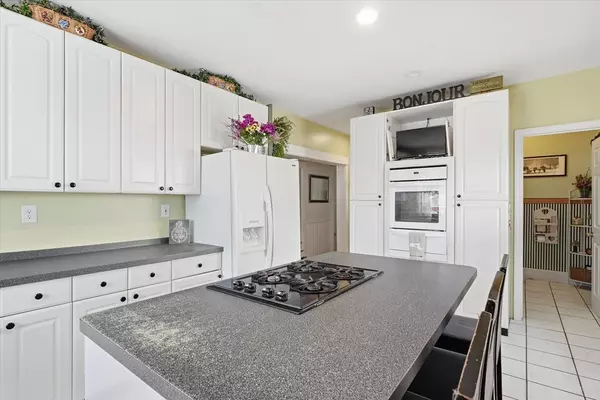 Maynard, MA 01754,30-32 Walnut St