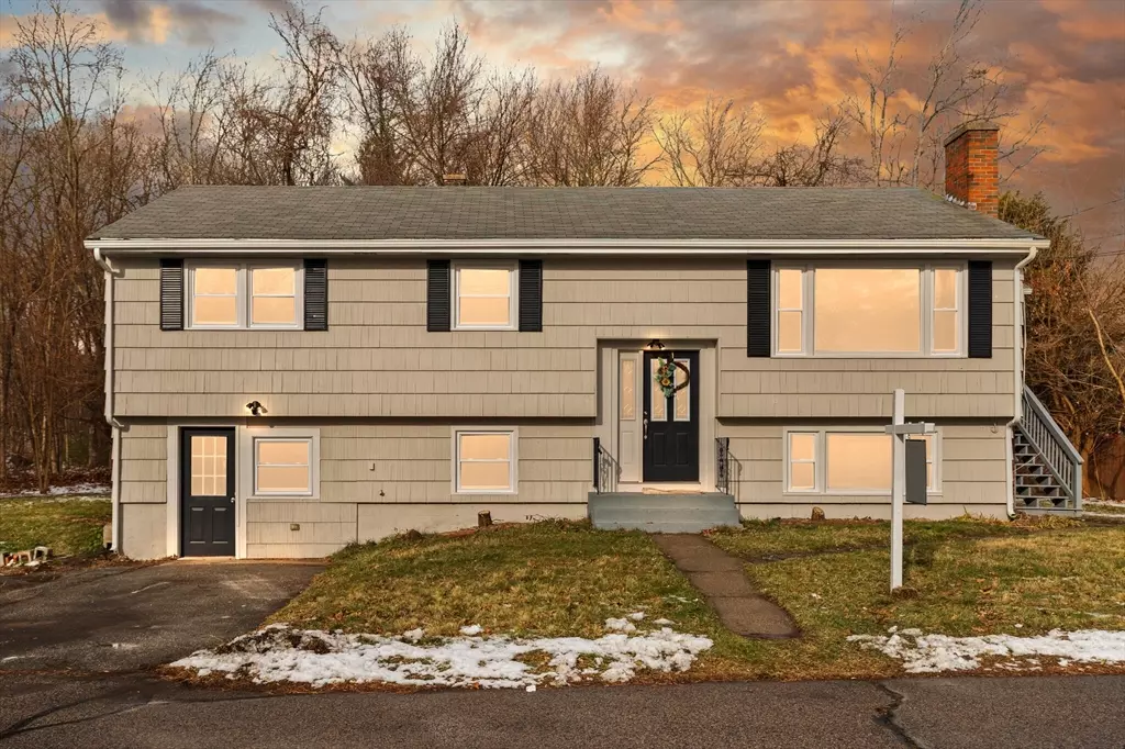 Millbury, MA 01527,8 Maple Lane