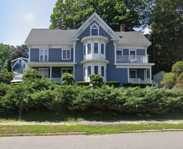 102 Market St, Amesbury, MA 01913