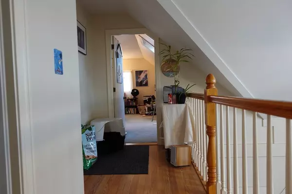 Amesbury, MA 01913,102 Market St