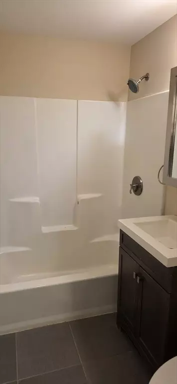 Mansfield, MA 02048,1 Old Colony Rd #307