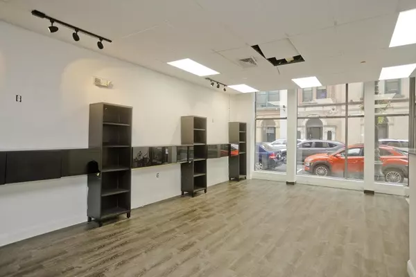 Springfield, MA 01103,184 Worthington Street