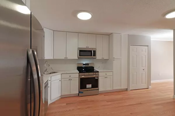 Brookline, MA 02445,1850 Beacon St. #304