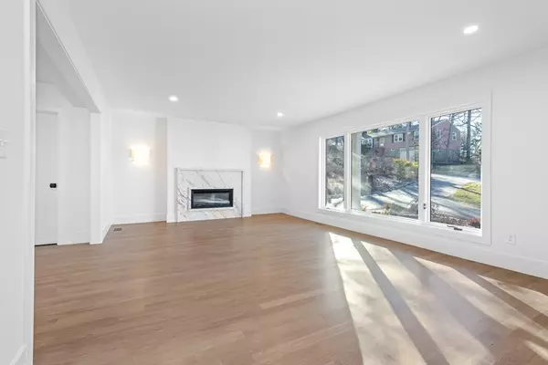 Winchester, MA 01890,19 Laurel Hill Ln