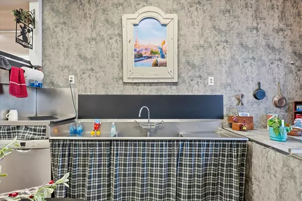 Gardner, MA 01440,293 Pine St