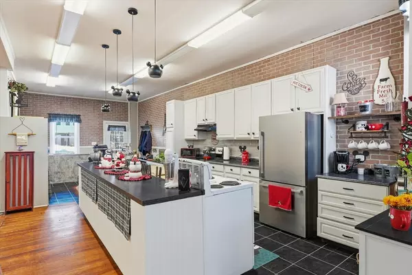 Gardner, MA 01440,293 Pine St