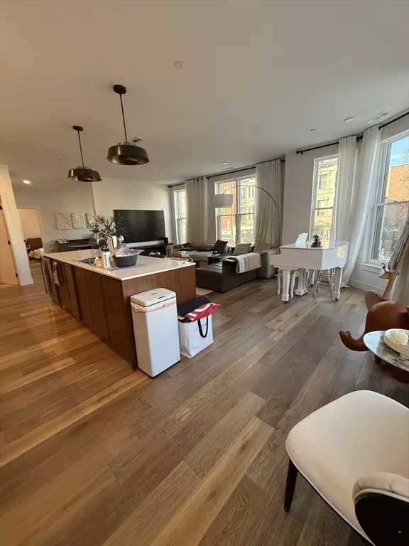 Boston, MA 02118,566 Columbus Ave #211