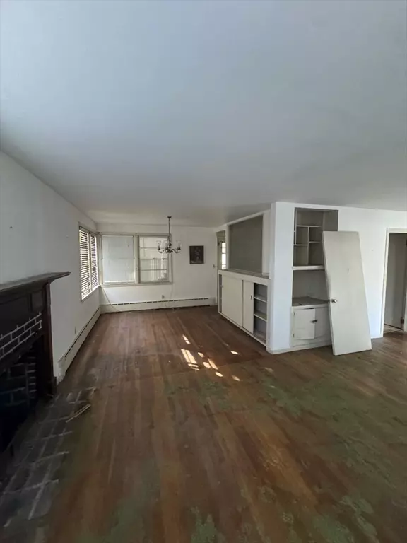 Barnstable, MA 02601,229 Greenwood Ave