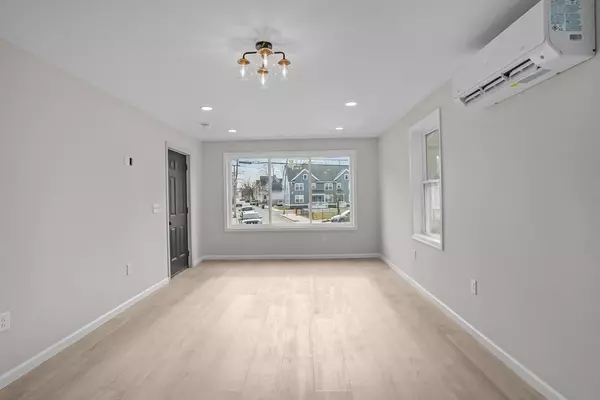 Providence, RI 02907,53 Comstock Av