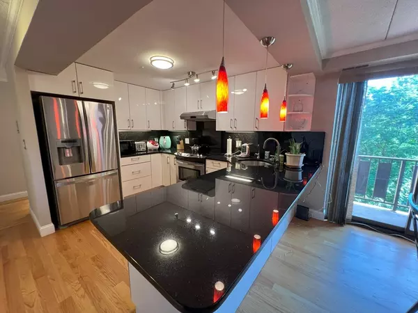 Cambridge, MA 02138,54 Concord Ave #403