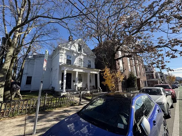 Somerville, MA 02143,33 Beacon St