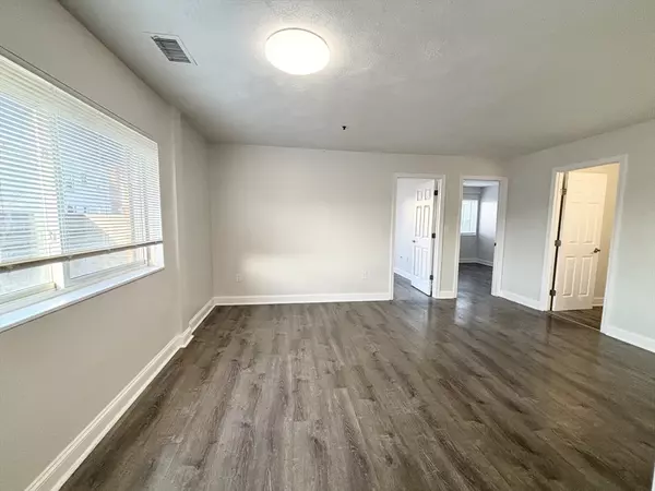 Everett, MA 02149,11 Langdon Street #204