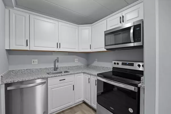 Braintree, MA 02184,141 Commercial St #9