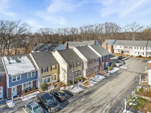 Lowell, MA 01852,27 Boylston Ln #27