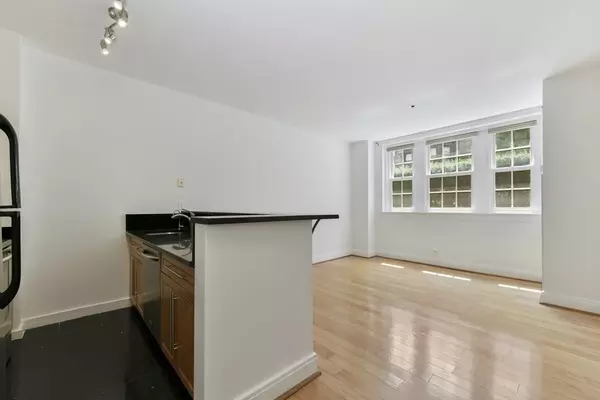 Boston, MA 02215,534 Beacon Street #103