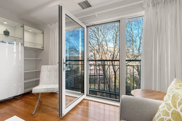 Arlington, MA 02476,1 Watermill Place #309