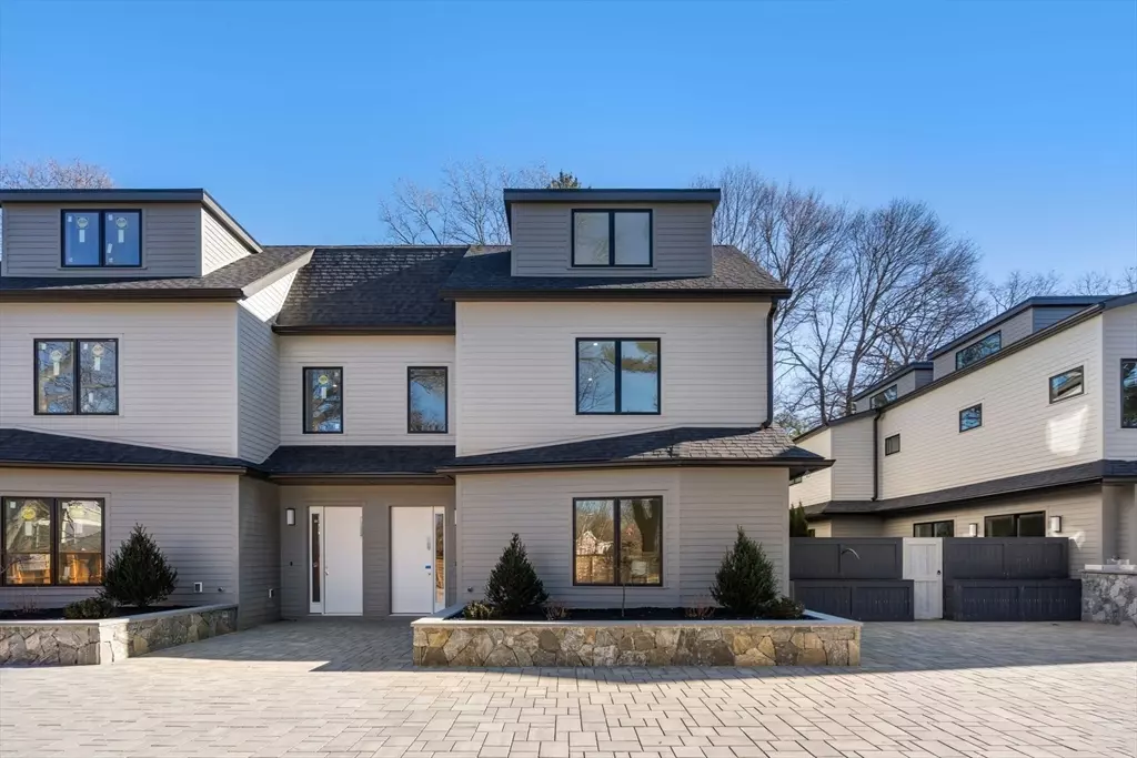 Newton, MA 02461,956 Walnut St #5