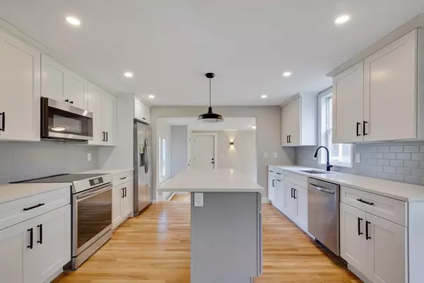 Walpole, MA 02081,34 Irving Dr