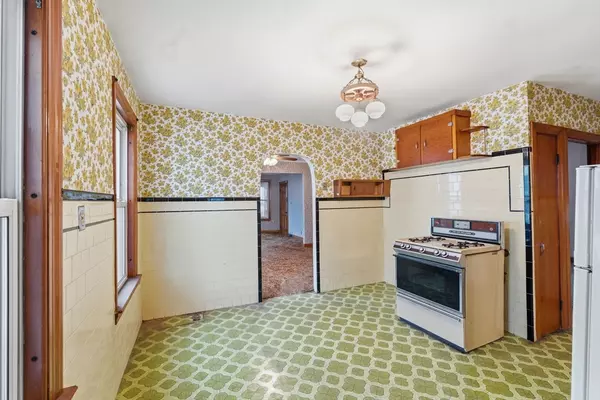 North Smithfield, RI 02896,5 Branch Ave