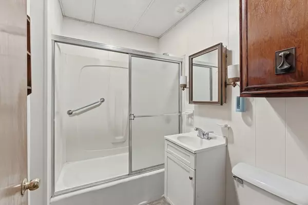 North Smithfield, RI 02896,5 Branch Ave