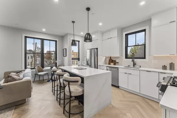 106 Moore #PH6, Boston, MA 02128