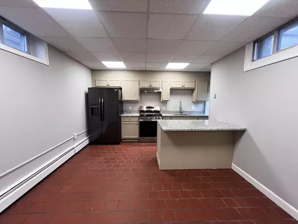 Boston, MA 02128,132 Bennington St #1R