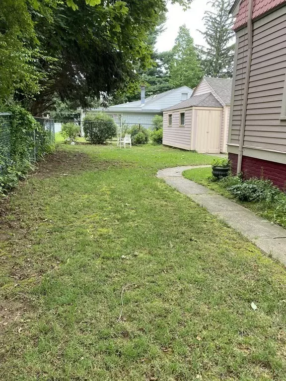 Westfield, MA 01085,61 Western Ave #4