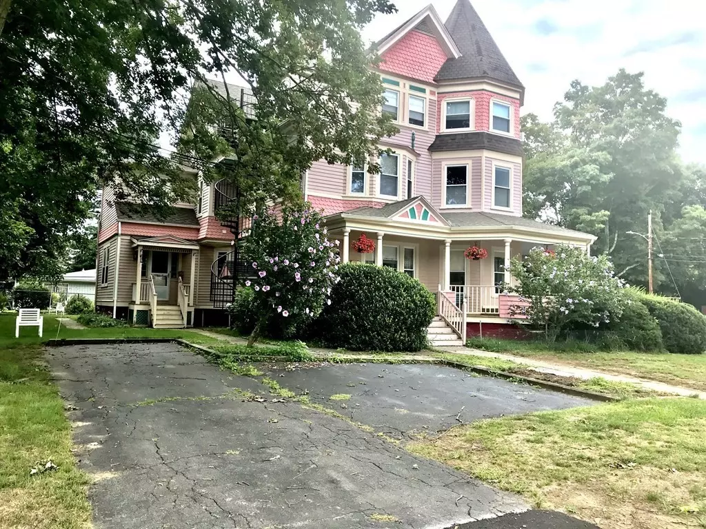 Westfield, MA 01085,61 Western Ave #4