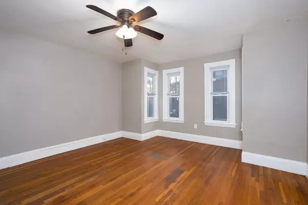 Malden, MA 02148,117 Medford St #117