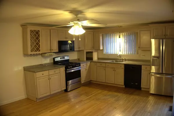 Salem, MA 01970,35 First St #A