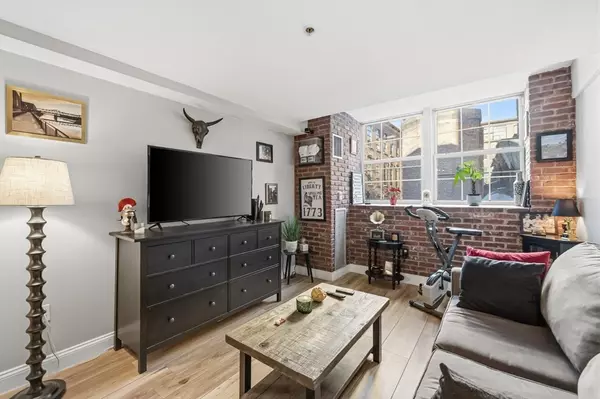 Lowell, MA 01852,200 Market Street #4303