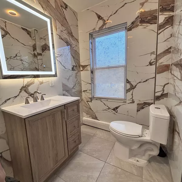 Attleboro, MA 02703,12 Pine St #2