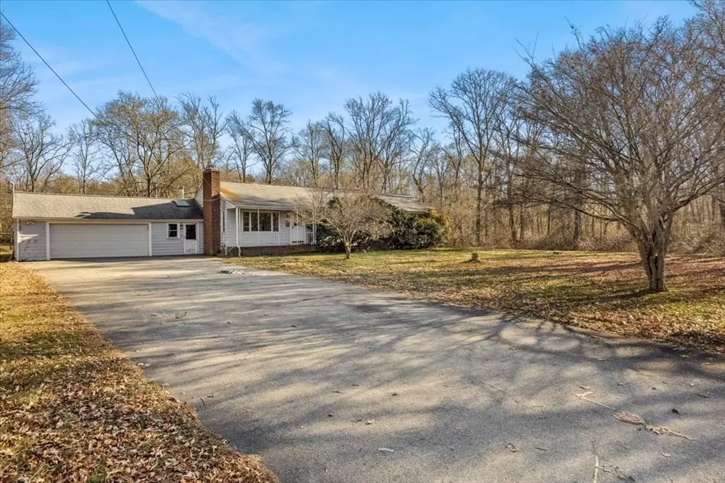 Swansea, MA 02777,203 Hornbine Rd