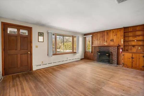 Swansea, MA 02777,203 Hornbine Rd