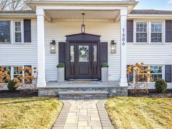 Walpole, MA 02081,1686 Washington Street