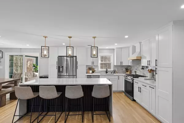 Walpole, MA 02081,1686 Washington Street